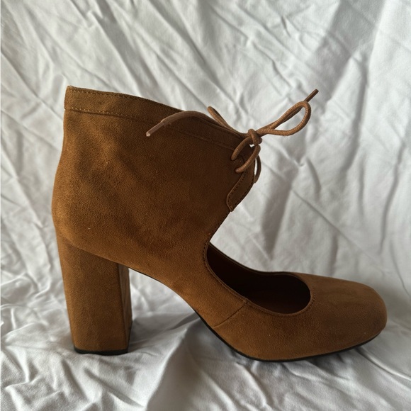 Qupid Ankle Tie Heels Size 9 NEVER WORN - Picture 2 of 5